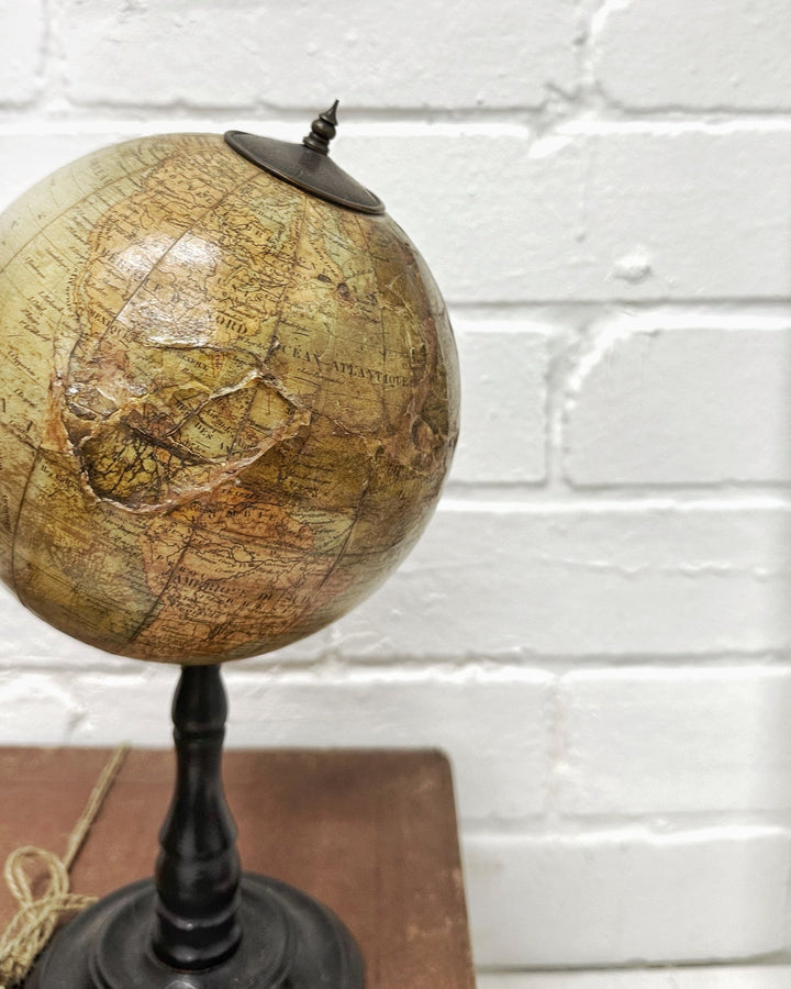 Antique French table globe - La Casa by Importante