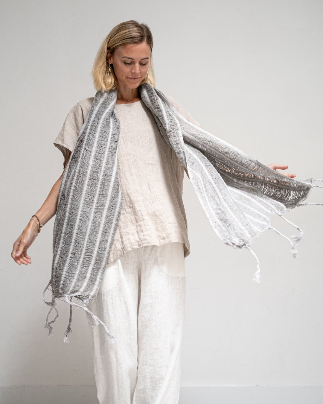 DOROTA HANDWOVEN SHAWL - La Casa by Importante