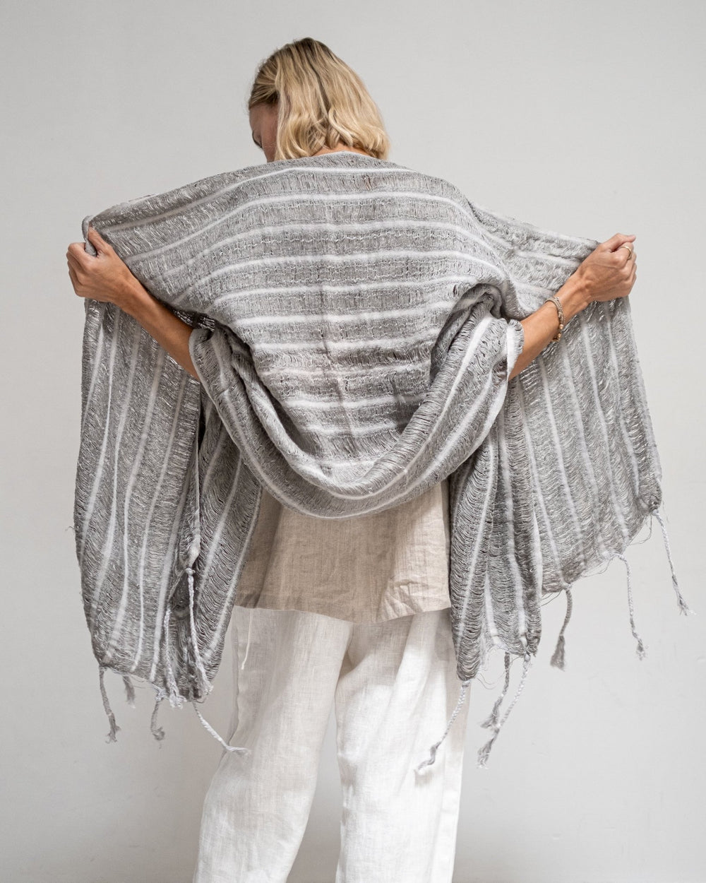 DOROTA HANDWOVEN SHAWL - La Casa by Importante