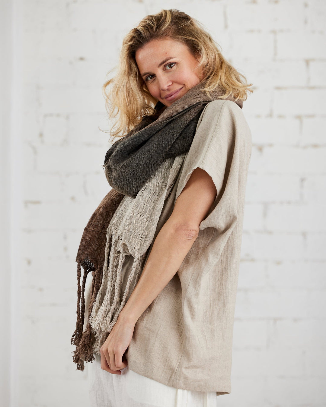 JUSTINA HANDWOVEN SCARF - La Casa by Importante