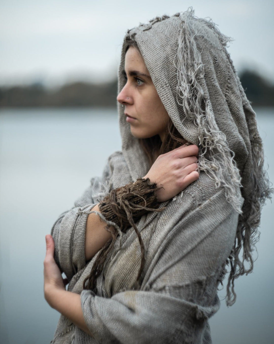 NIKOLA HANDWOVEN HOODED SHAWL - La Casa by Importante